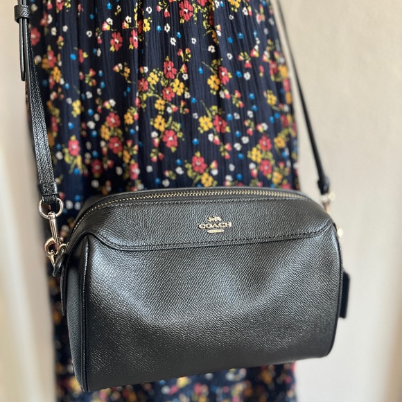 Coach Black Leather Shoulder Bag NWT - Picture 1 of 8